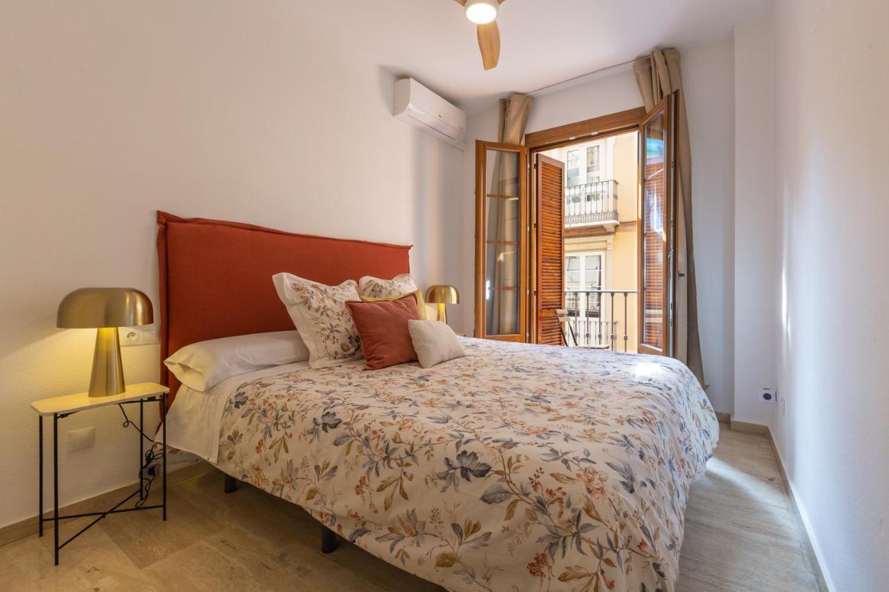 Bright Apartment With Patio And Balconies In The Center Málaga Buitenkant foto