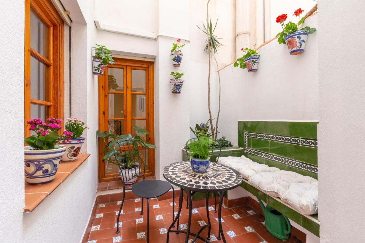 Bright Apartment With Patio And Balconies In The Center Málaga Buitenkant foto