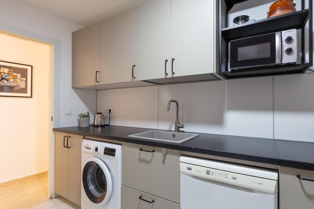 Bright Apartment With Patio And Balconies In The Center Málaga Buitenkant foto