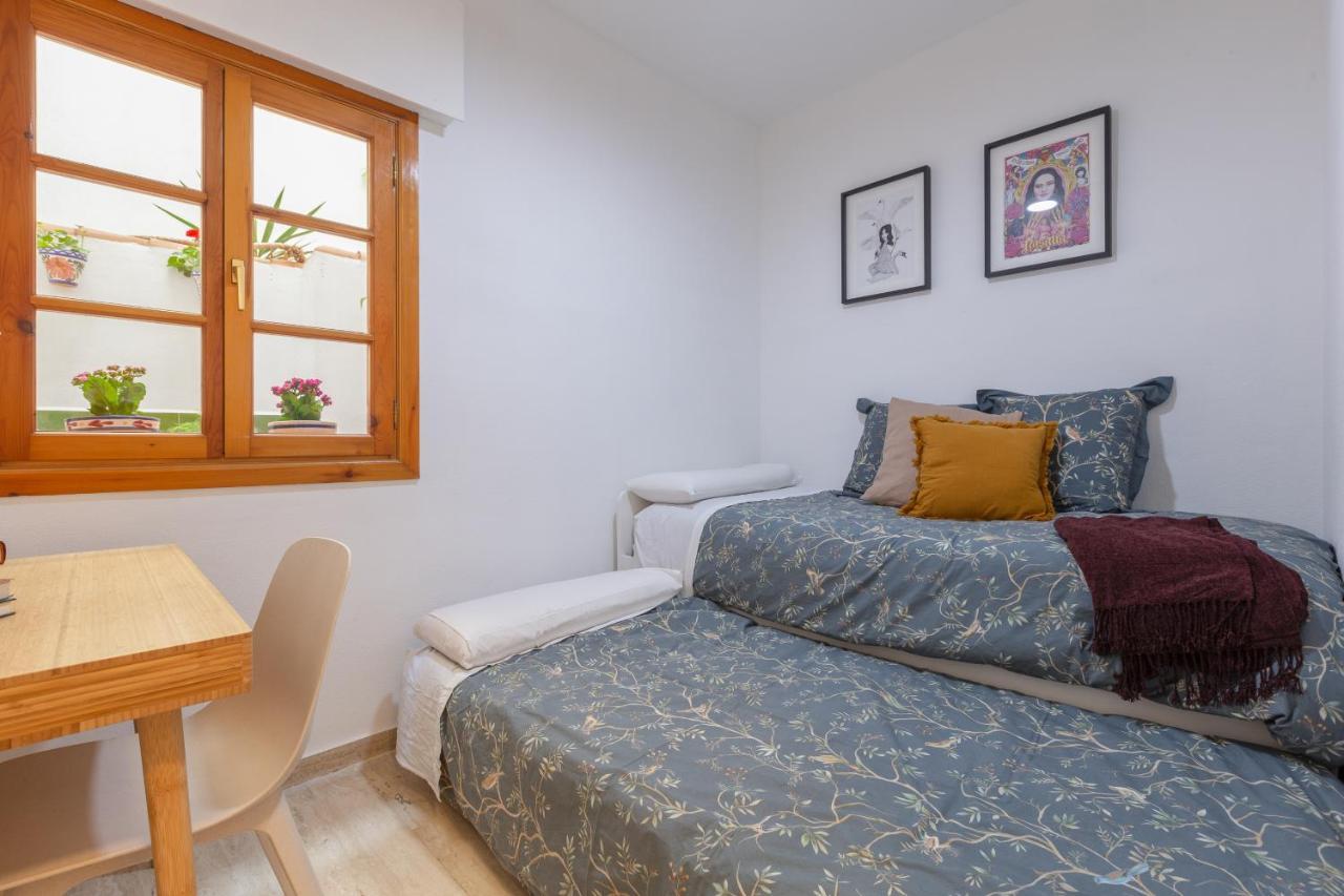Bright Apartment With Patio And Balconies In The Center Málaga Buitenkant foto