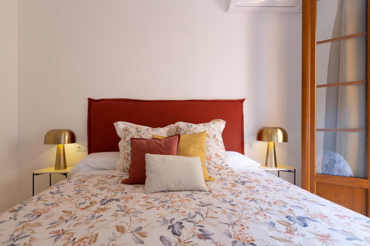 Bright Apartment With Patio And Balconies In The Center Málaga Buitenkant foto